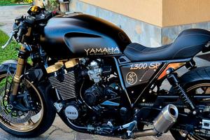YamahaXJR 1300 Café Racer