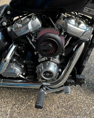 Vance & Hines VO2 Harley Davidson M8