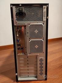 PC desktop con Windows 10