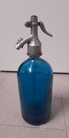 vecchio celtz in vetro blu