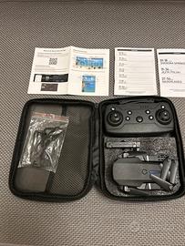 Drone con fotocamera e telecomando