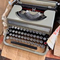 Macchina da scrivere studio 42