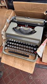 Macchina da scrivere studio 42