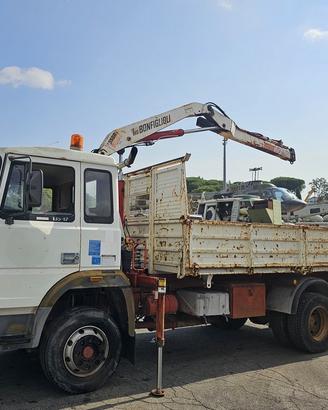 Iveco 135-17 con gru bonfiglioli e ribaltabile tri