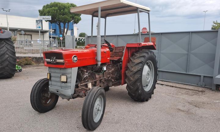 Trattore Massey Ferguson 135
