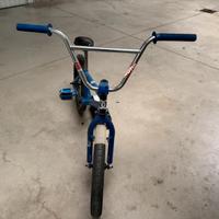 BMX freestyle con pedalata inversa