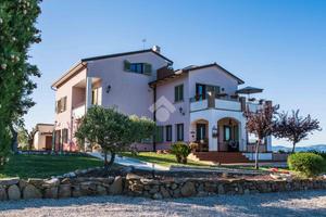 VILLA SINGOLA A CANNARA