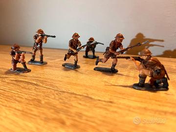 Soldati anni 70 dipinti a mano