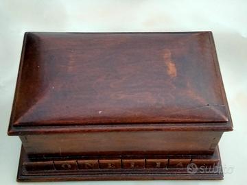 Porta gioielli d'epoca in legno massello noce