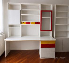 Libreria di Mobiliere con ampio piano studio