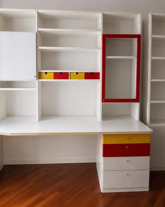 Libreria di Mobiliere con ampio piano studio