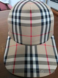 Cappello Burberry come nuovo