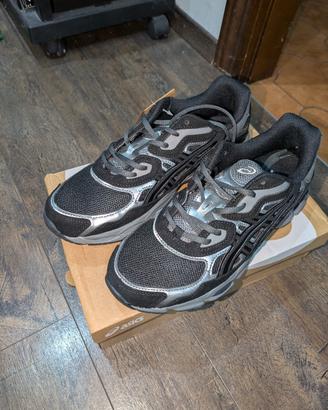 Scarpe ASICS Nere e Argento