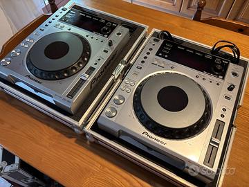 Coppia Pioneer CDJ 850 Silver con Flight Case