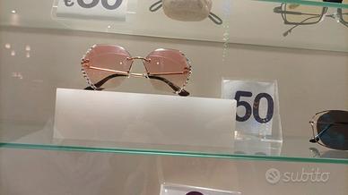 Occhiali da sole rosa con strass ai lati