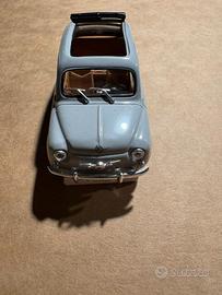 Modellino Seat 600D azzurra