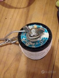 Set di attrezzatura per immersioni subacquee.