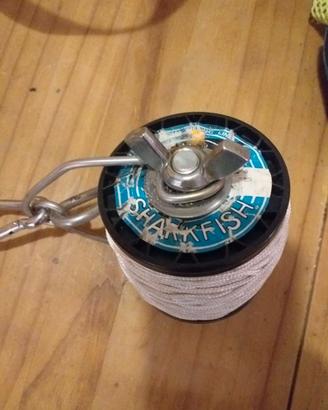 Set di attrezzatura per immersioni subacquee.