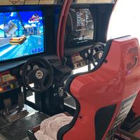 🏁 SEGA SCUD RACE – Simulatore di guida doppio