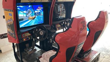 🏁 SEGA SCUD RACE – Simulatore di guida doppio