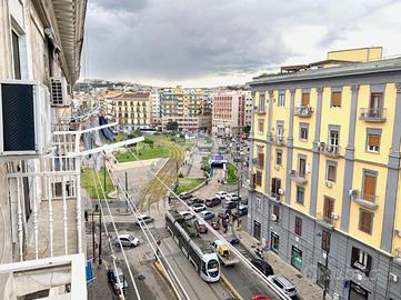 2 LOCALI A NAPOLI
