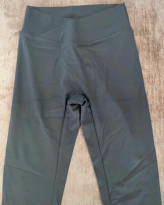 Pantaloni aderenti tg. M nuovi New Fashion