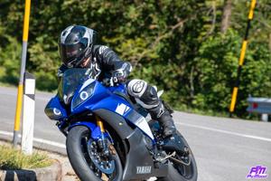 Yamaha R6