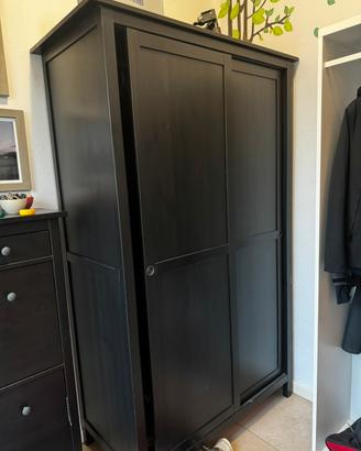 Armadio Hemnes ante scorrevoli