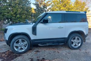 Defender 90 SE ibrida 3.0 200cv 12/22