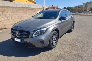 MERCEDES GLA 220d