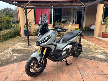 Xadv 750