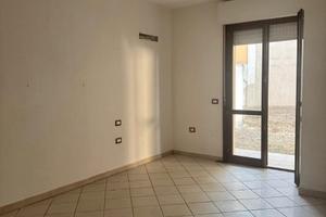 DOLIANOVA:Piano terra con giardino esclusivo