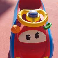 Macchina cavalcabile bambini