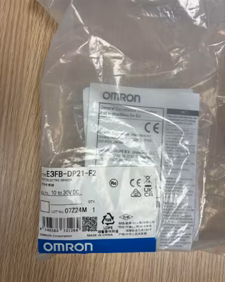 Omron E3FB-DP21-F2 sensore, nuovo