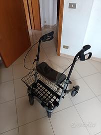 Rollator pieghevole come nuovo mai usato