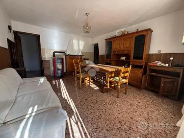 CASA INDIPENDENTE A GUBBIO