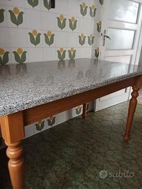Tavolo legno con rivestimento effetto granito