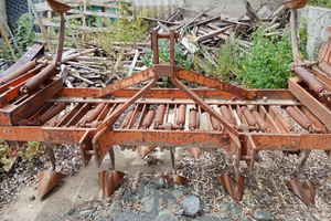 Trattore Massey-Ferguson 689