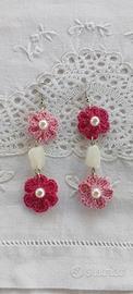 Orecchini con fiore rosa/fucsia all'uncinetto 