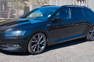 Skoda Superb Sportline 4x4 Tdi Canton