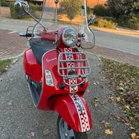 Vespa GTS 250i Rossa
