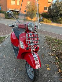 Vespa GTS 250i Rossa