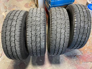 Gomme invernali 215/65/15 con cerchi come nuove