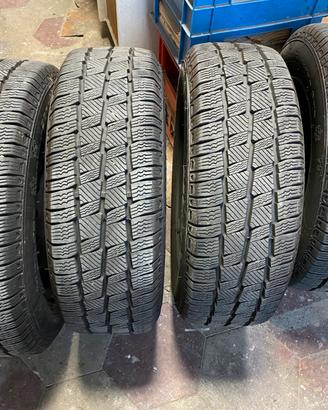 Gomme invernali 215/65/15 con cerchi come nuove