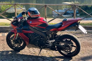 Yamaha yzf R1