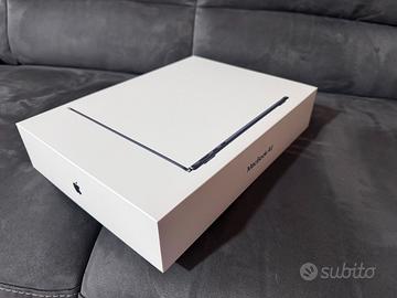 Macbook Air 13" M4 2025