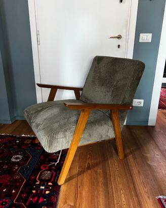 Poltroncina Maison du Monde velluto verde e legno