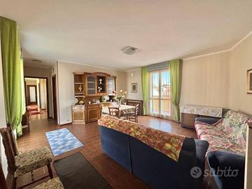 MORTARA VIC.: QUADRILOCALE CON AUTORIMESSA DOPPIA