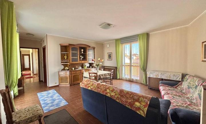 MORTARA VIC.: QUADRILOCALE CON AUTORIMESSA DOPPIA