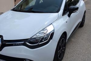 Renault clio duel